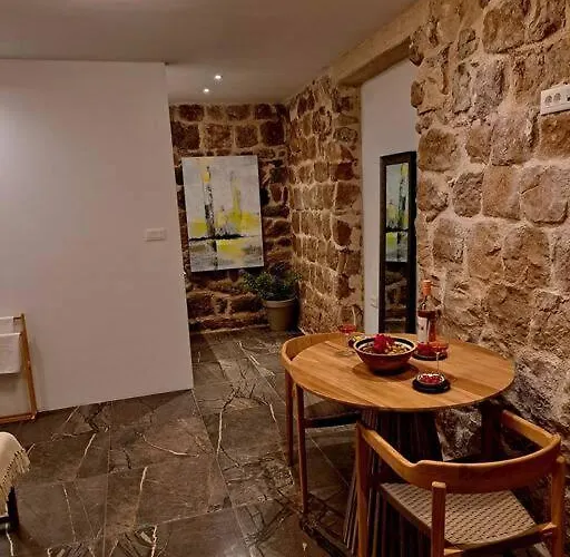 Апартаменты Blue Shutter Garden *